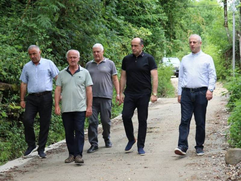 ცაგერის მუნიციპალიტეტის სოფელ უსახელოში დასრულდა შიდა სასოფლო გზის სარეაბილიტაციო...